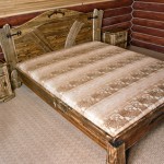 Bett aus alten Blanken
